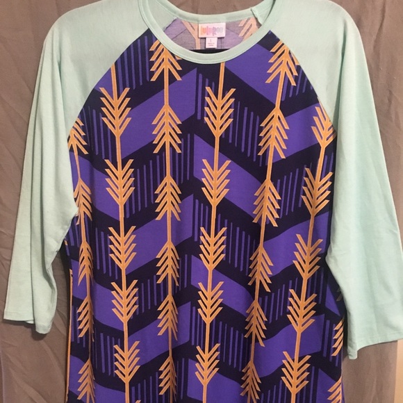 LuLaRoe Arrow Blouse 3/4 Sleeves! - Picture 1 of 3